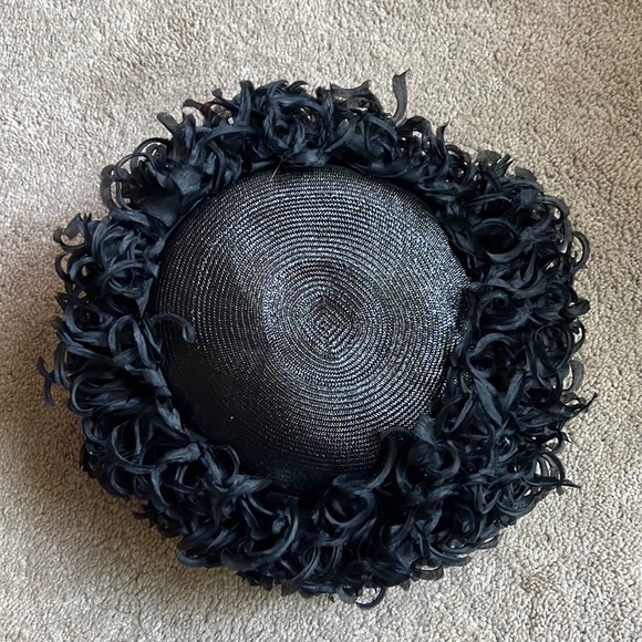 Vintage pillbox hat. - Picture 3 of 6